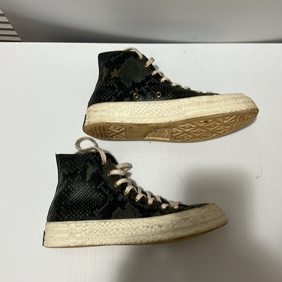 Size 8.5 Converse Hi-Tops with green snakeskin. In great used condition. - Picture 7 of 8